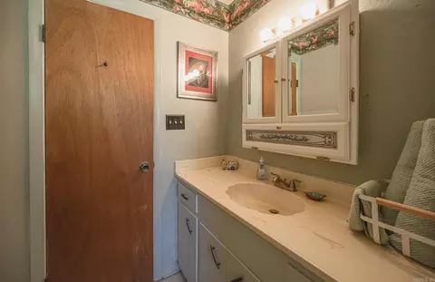 Bath - 129 Blossom Ln, Mena, AR 71953 photo 2 of 4