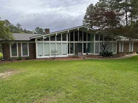 1624 S Lakewood St, Magnolia, AR 71753