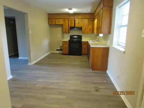 Kitchen - 16 Pheasant Run, Cabot, AR 72023 photo 2 of 2