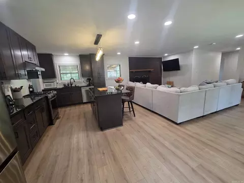 Kitchen - 1101 N Cedar, Searcy, AR 72143 photo 12 of 12