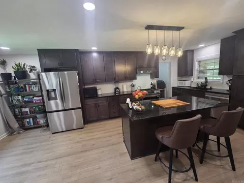Kitchen - 1101 N Cedar, Searcy, AR 72143 photo 10 of 12