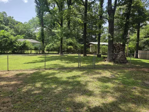 Exterior - 1101 N Cedar, Searcy, AR 72143 photo 10 of 11