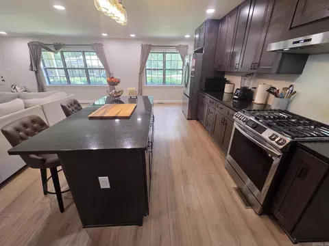 Kitchen - 1101 N Cedar, Searcy, AR 72143 photo 7 of 12