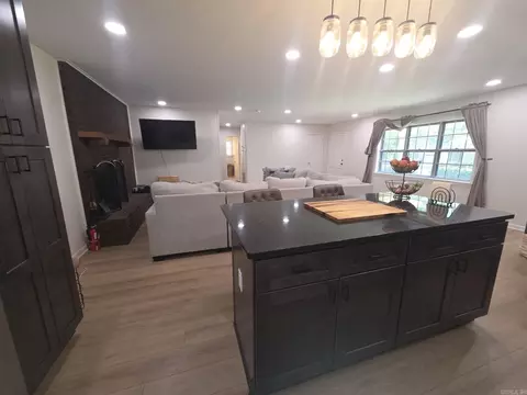 Kitchen - 1101 N Cedar, Searcy, AR 72143 photo 9 of 12