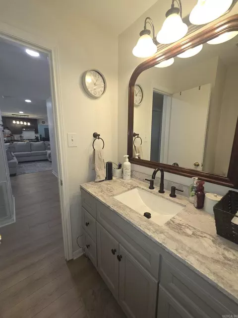 Bath - 1101 N Cedar, Searcy, AR 72143 photo 6 of 6