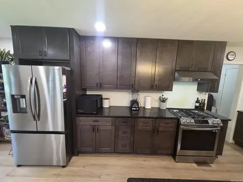 Kitchen - 1101 N Cedar, Searcy, AR 72143 photo 2 of 12