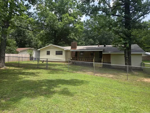 Exterior - 1101 N Cedar, Searcy, AR 72143 photo 8 of 11
