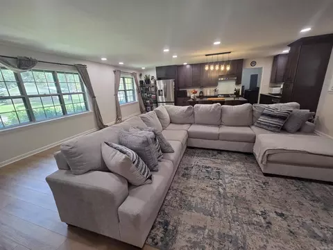 Living - 1101 N Cedar, Searcy, AR 72143 photo 1 of 5