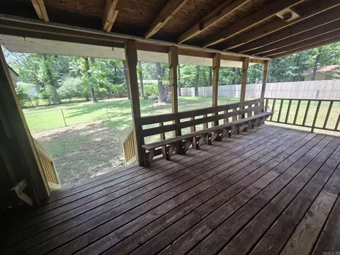 Exterior - 1101 N Cedar, Searcy, AR 72143 photo 5 of 11