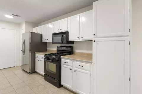 Kitchen - 3002 Forest Dr, Bryant, AR 72022 photo 2 of 4