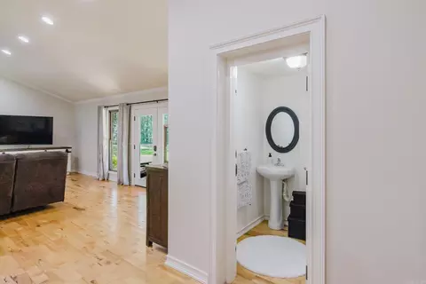 Entry Way - 70 E Perry County Rd, Perry, AR 72125 photo 1 of 1