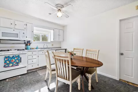 Dining - 17512 N Sardis, Mabelvale, AR 72103 photo 1 of 1