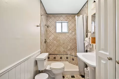 Bath - 17512 N Sardis, Mabelvale, AR 72103 photo 1 of 2