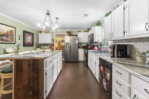 Kitchen - 16 Dam Rd, Mayflower, AR 72106 photo 2 of 5