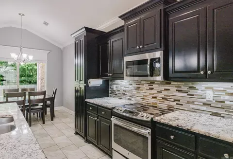 Kitchen - 3020 Olson Cir, Bryant, AR 72022 photo 2 of 3