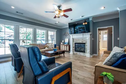 Living - 824 Sedgefield Dr, Bryant, AR 72022 photo 3 of 4