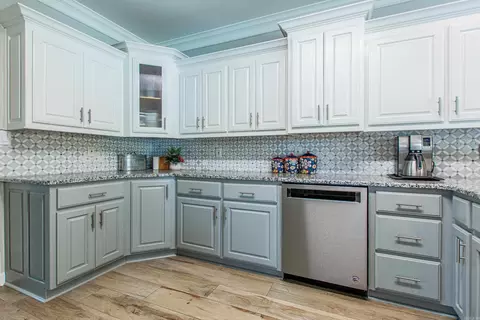Kitchen - 824 Sedgefield Dr, Bryant, AR 72022 photo 3 of 5