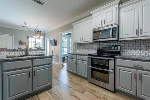 Kitchen - 824 Sedgefield Dr, Bryant, AR 72022 photo 2 of 5