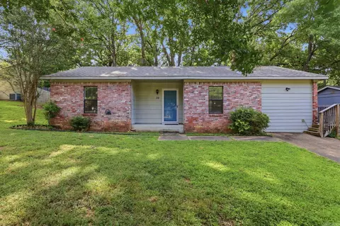 38 Point West Cir, Little Rock, AR 72211
