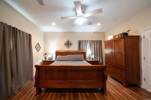 Bedroom - 24 Sue Ln, Conway, AR 72032 photo 2 of 5