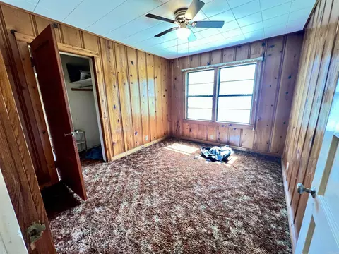 Bedroom - 127 E Mill St, Malvern, AR 72104 photo 3 of 5