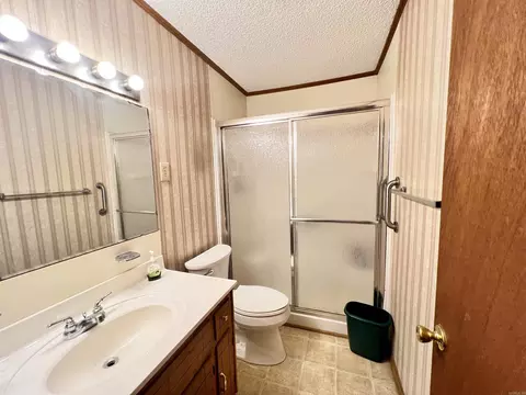 Bath - 127 E Mill St, Malvern, AR 72104 photo 1 of 2