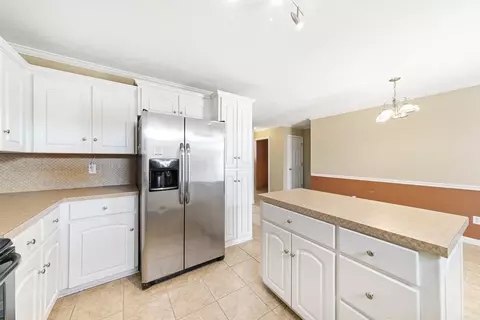 Kitchen - 7 Moonlight Cv, Ward, AR 72176 photo 4 of 5