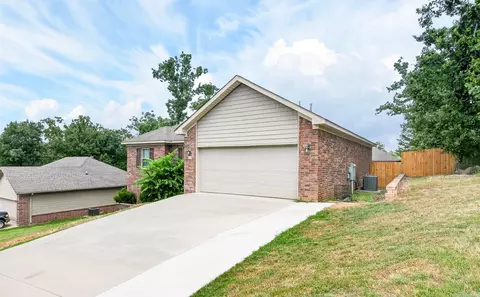 Exterior - 27 Sagebrush Ln, Cabot, AR 72023 photo 2 of 9