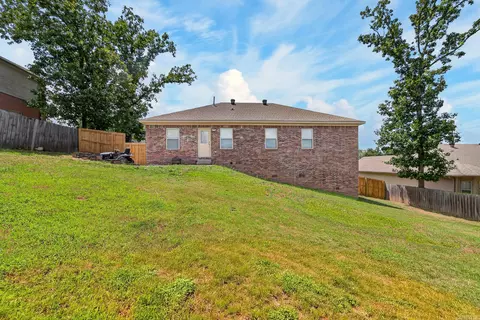 Exterior - 27 Sagebrush Ln, Cabot, AR 72023 photo 4 of 9