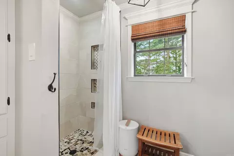 Bath - 2341 Hermes, Conway, AR 72032 photo 3 of 5