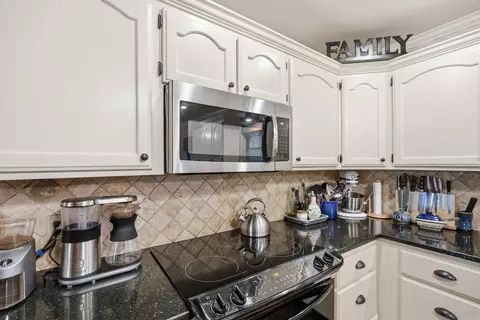 Kitchen - 2341 Hermes, Conway, AR 72032 photo 4 of 7