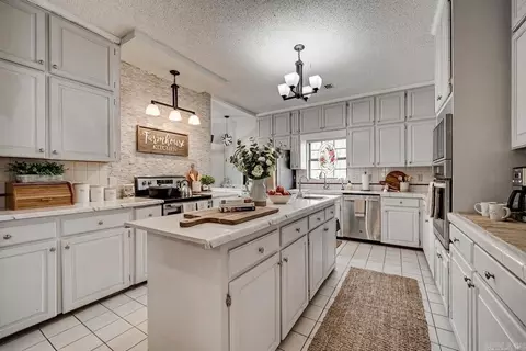 Kitchen - 17 Ozark Dr, Damascus, AR 72039 photo 1 of 1