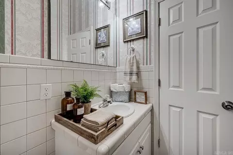 Bath - 17 Ozark Dr, Damascus, AR 72039 photo 4 of 4