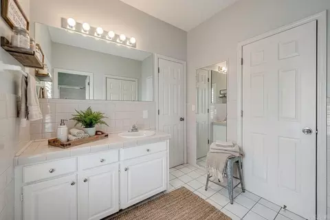 Bath - 17 Ozark Dr, Damascus, AR 72039 photo 3 of 4