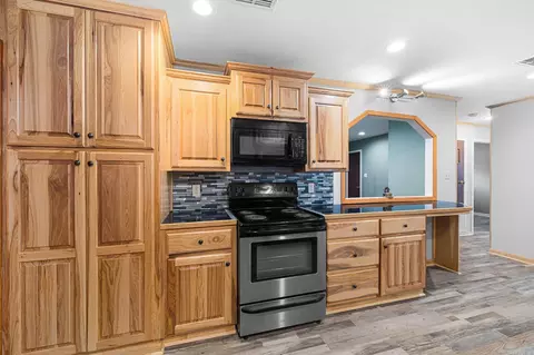 Kitchen - 516 Elm St, Cabot, AR 72023 photo 3 of 3