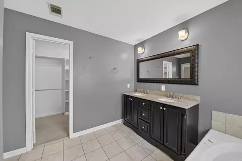 Bath - 18 Highplains Dr, Cabot, AR 72023 photo 4 of 5