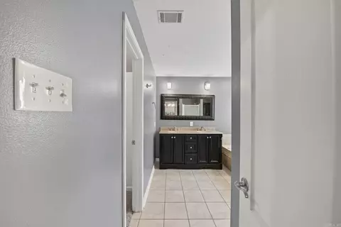 Entry Way - 18 Highplains Dr, Cabot, AR 72023 photo 3 of 3