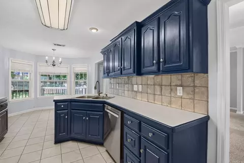 Kitchen - 18 Highplains Dr, Cabot, AR 72023 photo 5 of 6