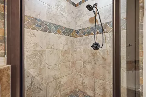 Bath - 3330 Nicklaus Dr, Conway, AR 72034 photo 4 of 5