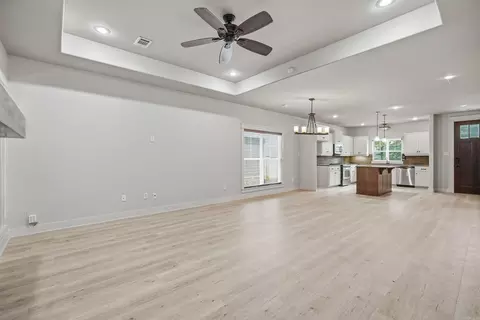 Living - 3330 Nicklaus Dr, Conway, AR 72034 photo 2 of 9