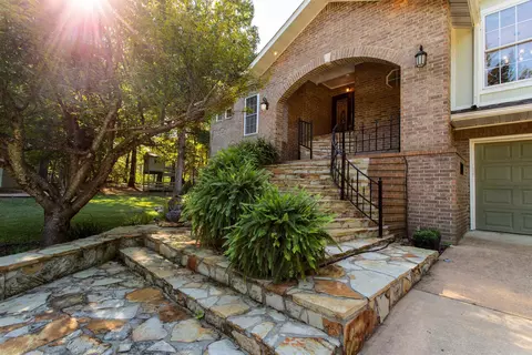 50 Spokane Dr, Cherokee Village, AR 72529