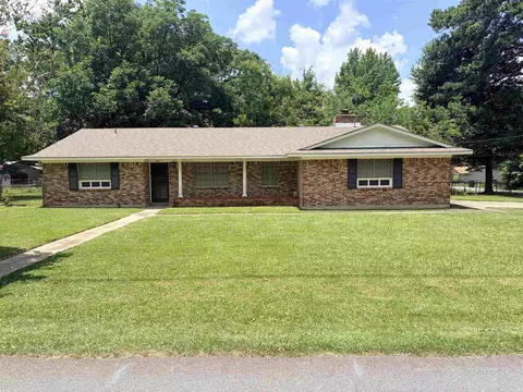 400 Parkway Dr, White Hall, AR 71602