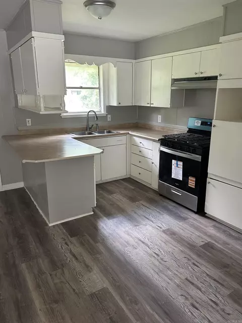 Kitchen - 1201 S Utah St, Pine Bluff, AR 71601 photo 4 of 5