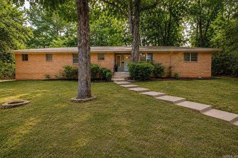 75 Indian Trl, Little Rock, AR 72227