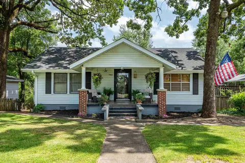 943 Twin Points Rd, Hot Springs, AR 71913