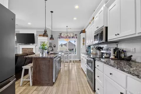 Kitchen - 5022 Maple Leaf, Benton, AR 72019 photo 2 of 3