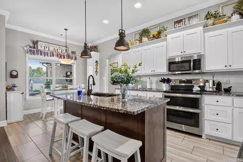 Kitchen - 5022 Maple Leaf, Benton, AR 72019 photo 1 of 3