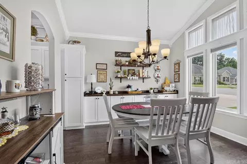 Dining - 5022 Maple Leaf, Benton, AR 72019 photo 1 of 2