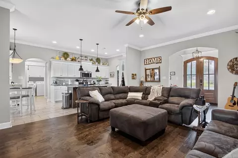 Entry Way - 5022 Maple Leaf, Benton, AR 72019 photo 1 of 1