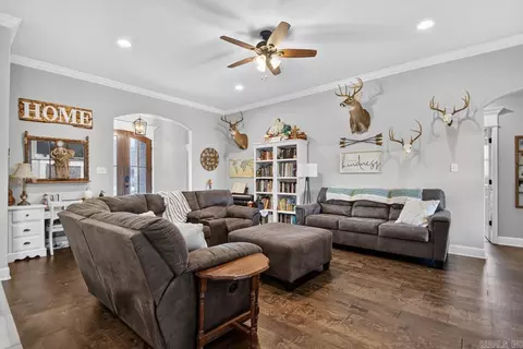 Living - 5022 Maple Leaf, Benton, AR 72019 photo 1 of 2